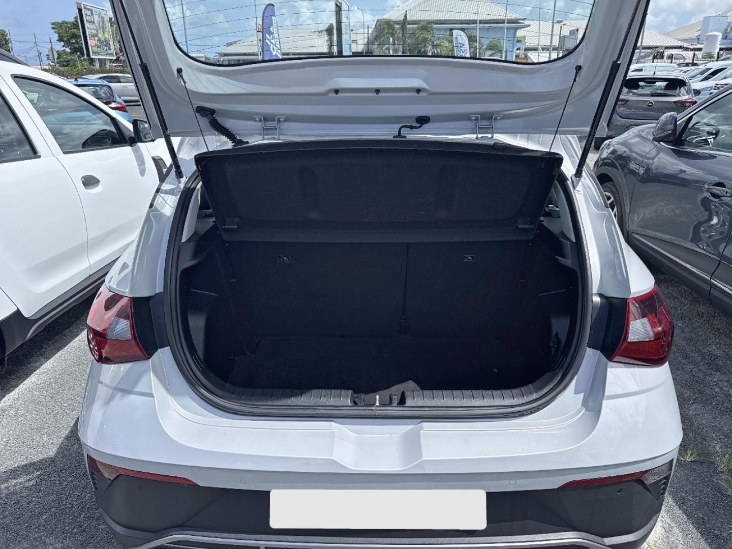 HYUNDAI i20 2023 - Image 6