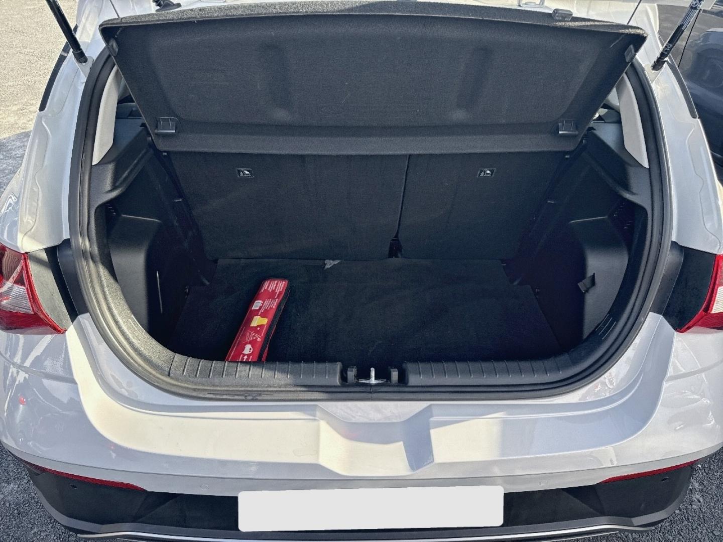 HYUNDAI i20 2023 - Image 6