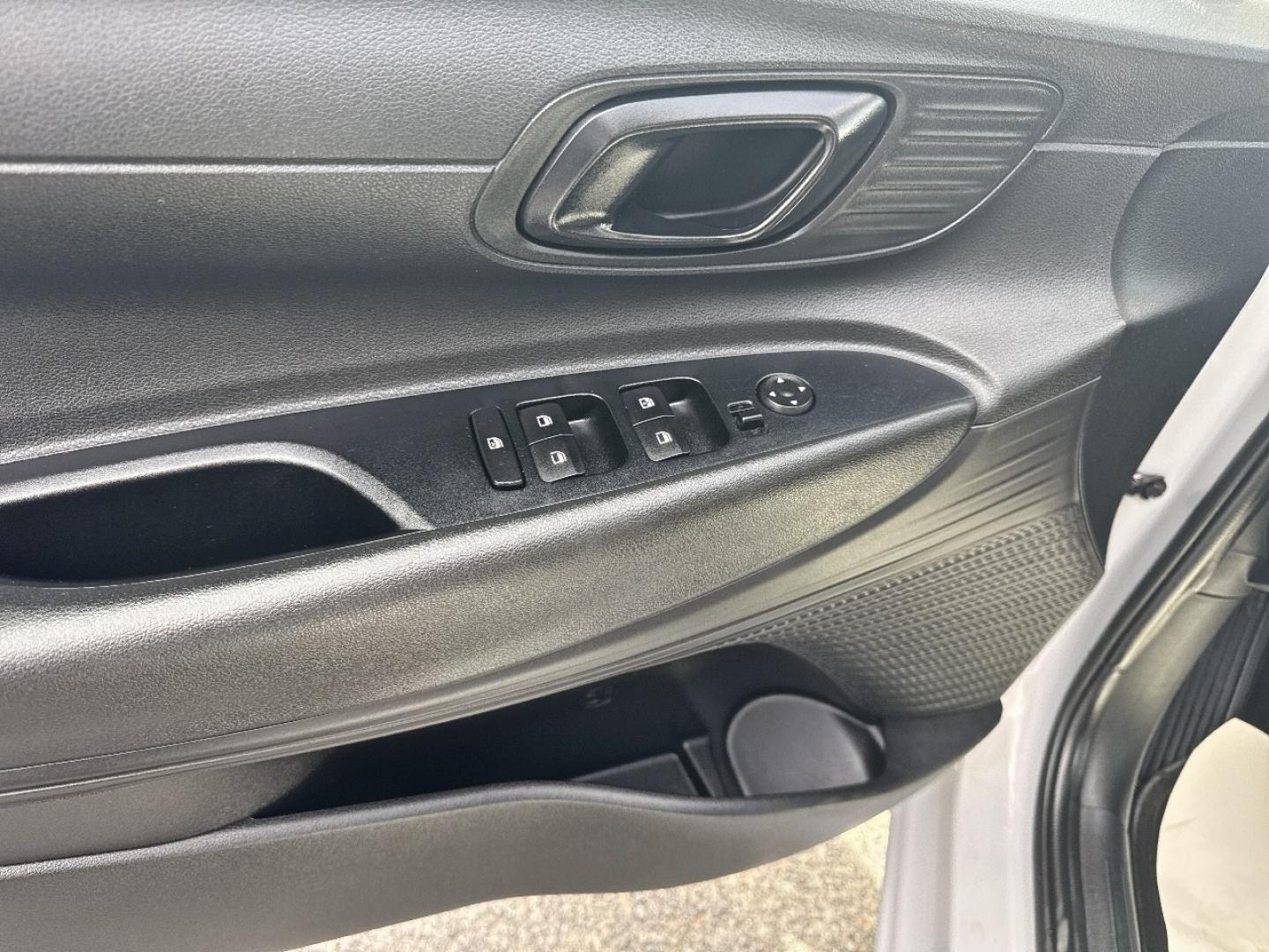 HYUNDAI i20 2023 - Image 5
