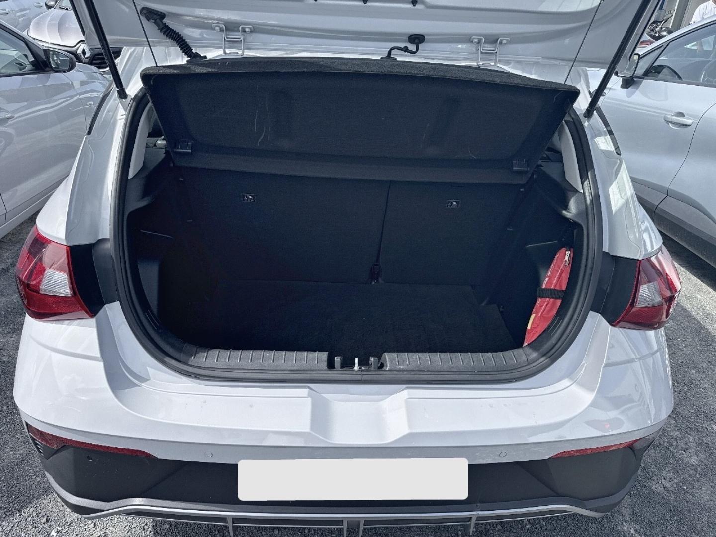 HYUNDAI i20 2023 - Image 8
