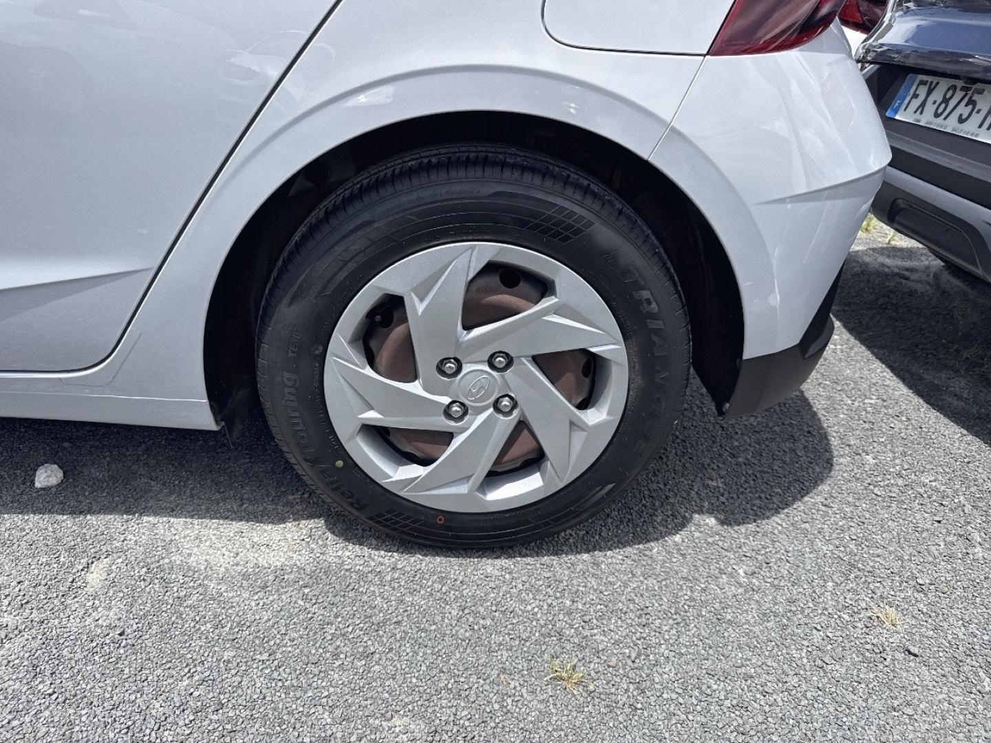 HYUNDAI i20 2023 - Image 10